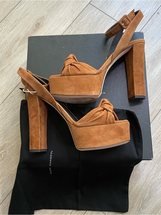 Giuseppe Zanotti Shoes - Giuseppe Zanotti Suede Platform Strappy Block Heel Sandals